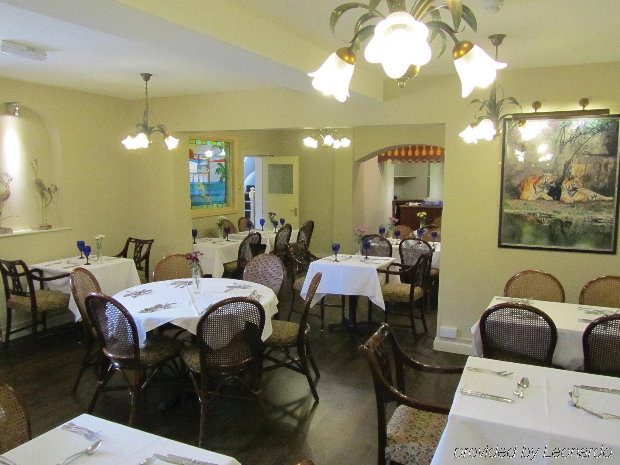 The Peacock Townhouse Hotel Kenilworth - Warwick Restoran gambar
